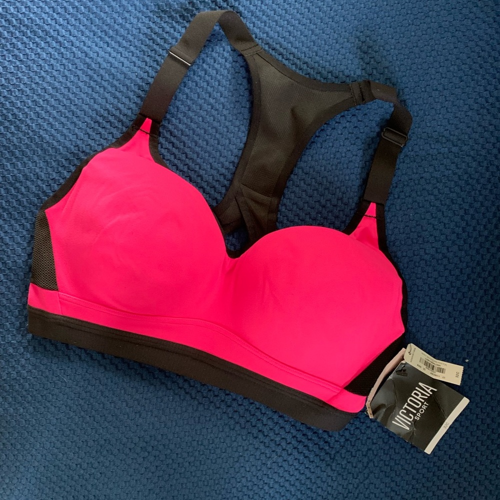 Victoria’s Secret Sports Bra~size 32C~NWT